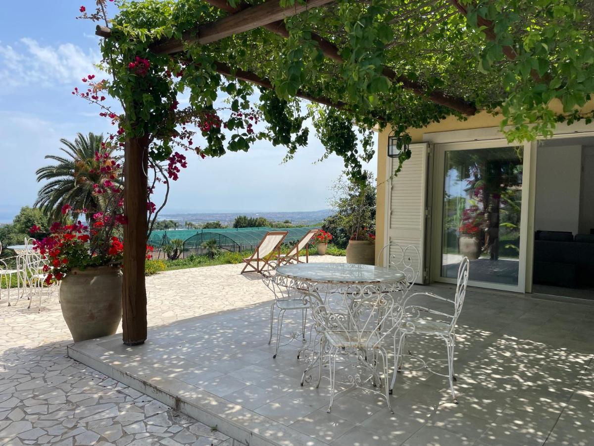 Villa Palm Hill Piedimonte Etneo Exterior photo
